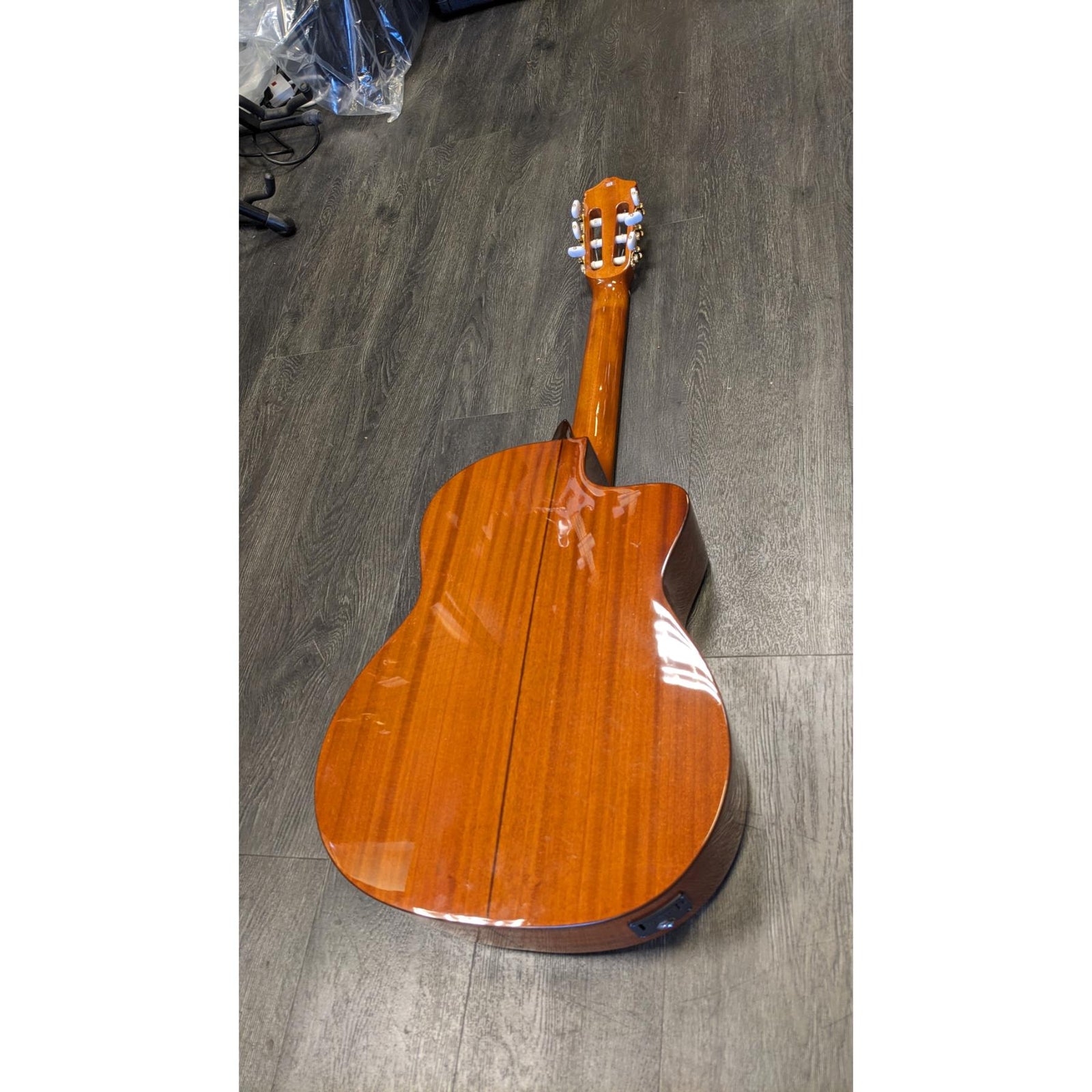C5 CE Lefty Classical Pre-Owned