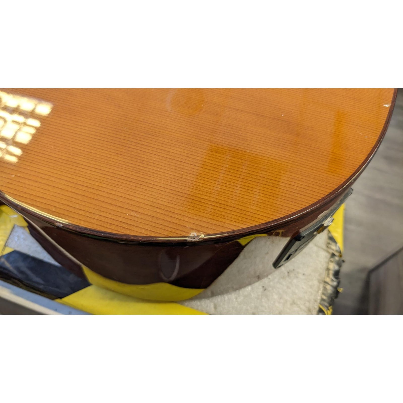 C5 CE Lefty Classical Pre-Owned