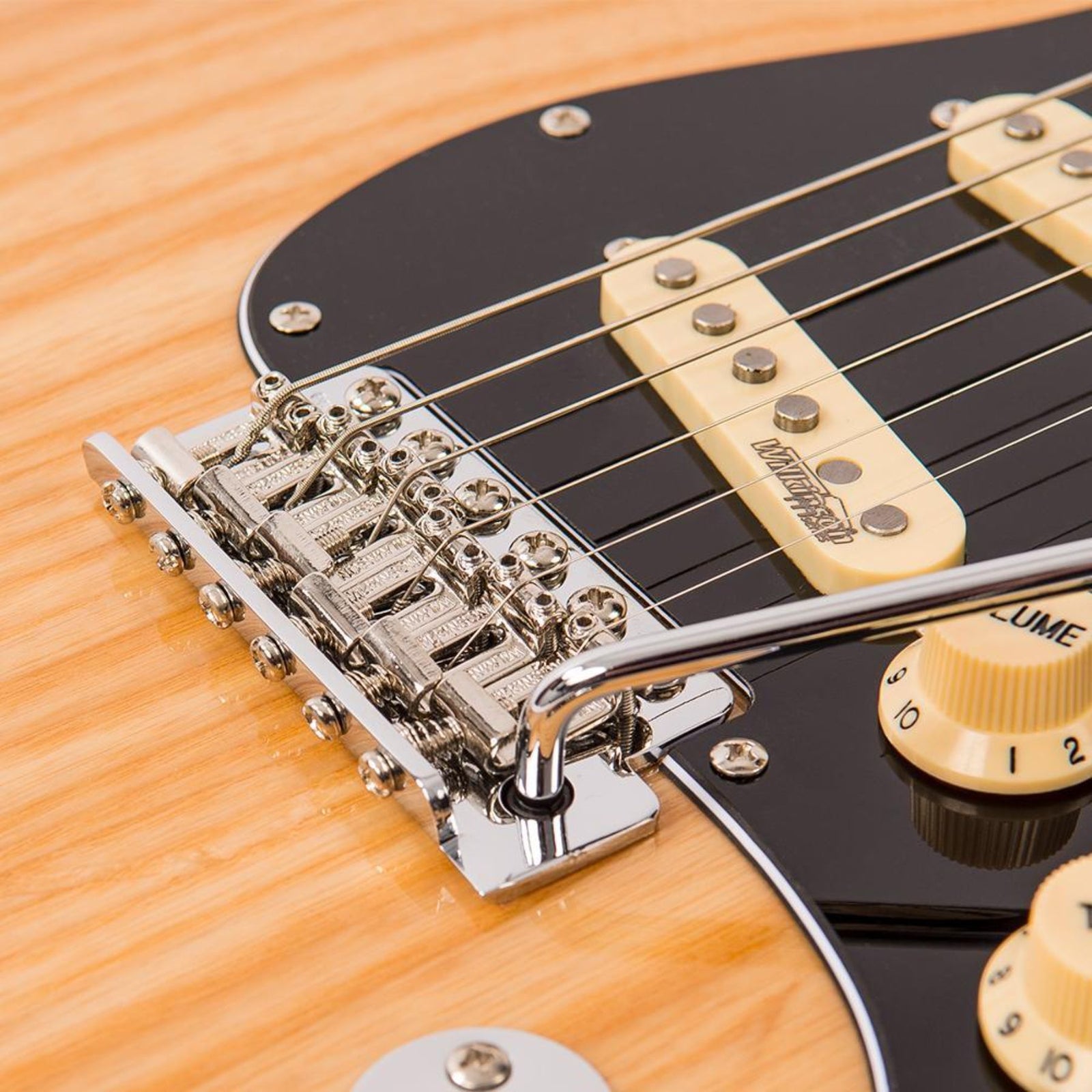 V6MNAT Strat Type Natural Ash